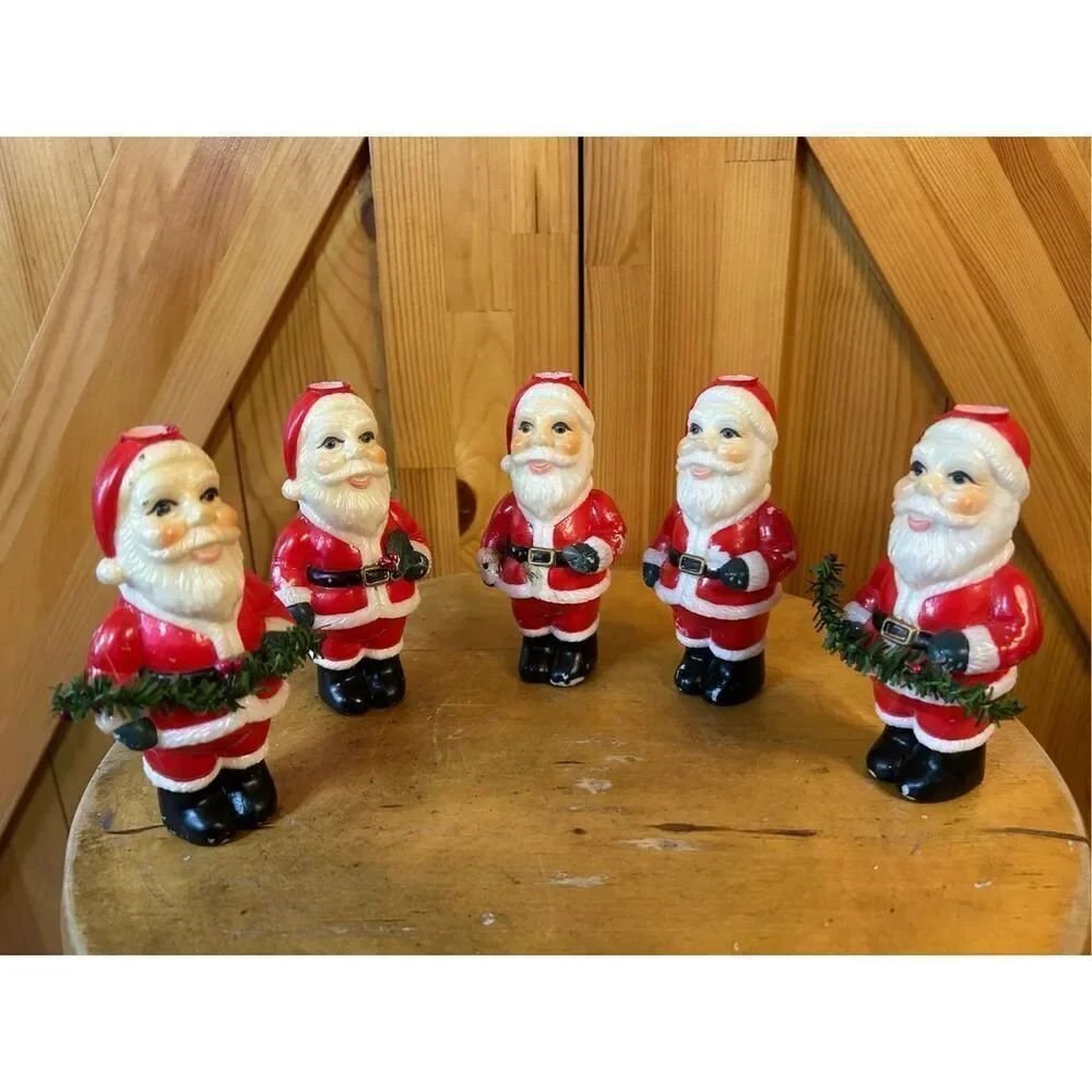 Vintage plastic Santa’s candle holders set of five (8817)